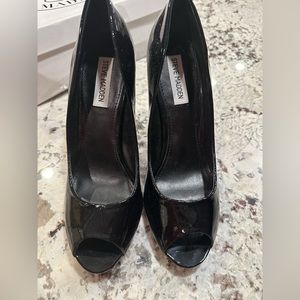 Steve Madden Patent Leather Peep Toe Stiletto Pumps. New with box.
